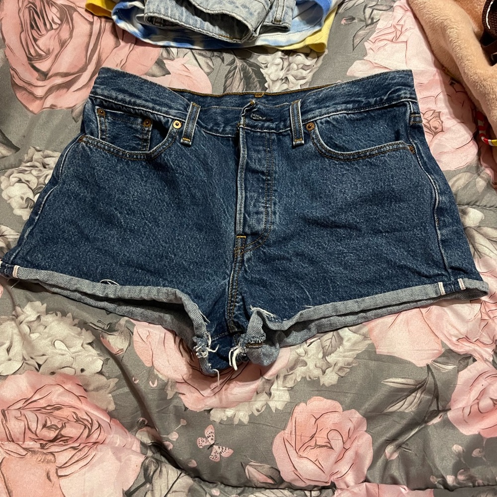 Womens Levi’s Jean shorts
